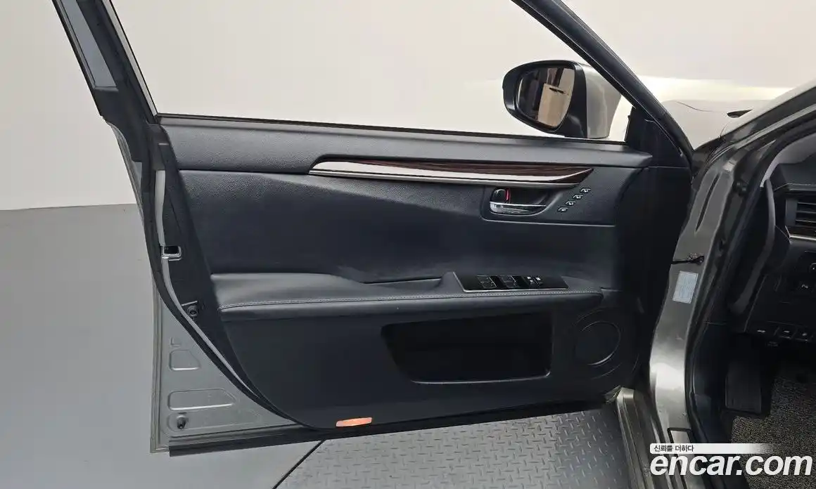 Lexus ES 2018 2.5 гидро в Москве № 1405391, фото 14