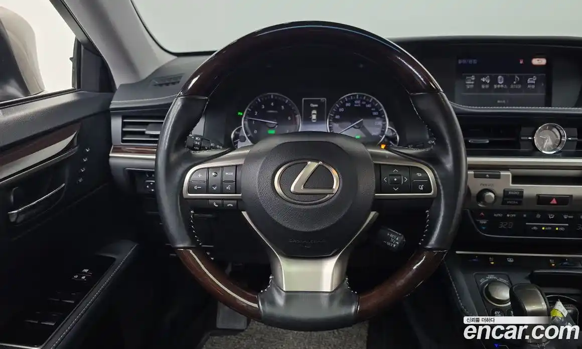 Lexus ES 2018 2.5 гидро в Москве № 1405391, фото 19