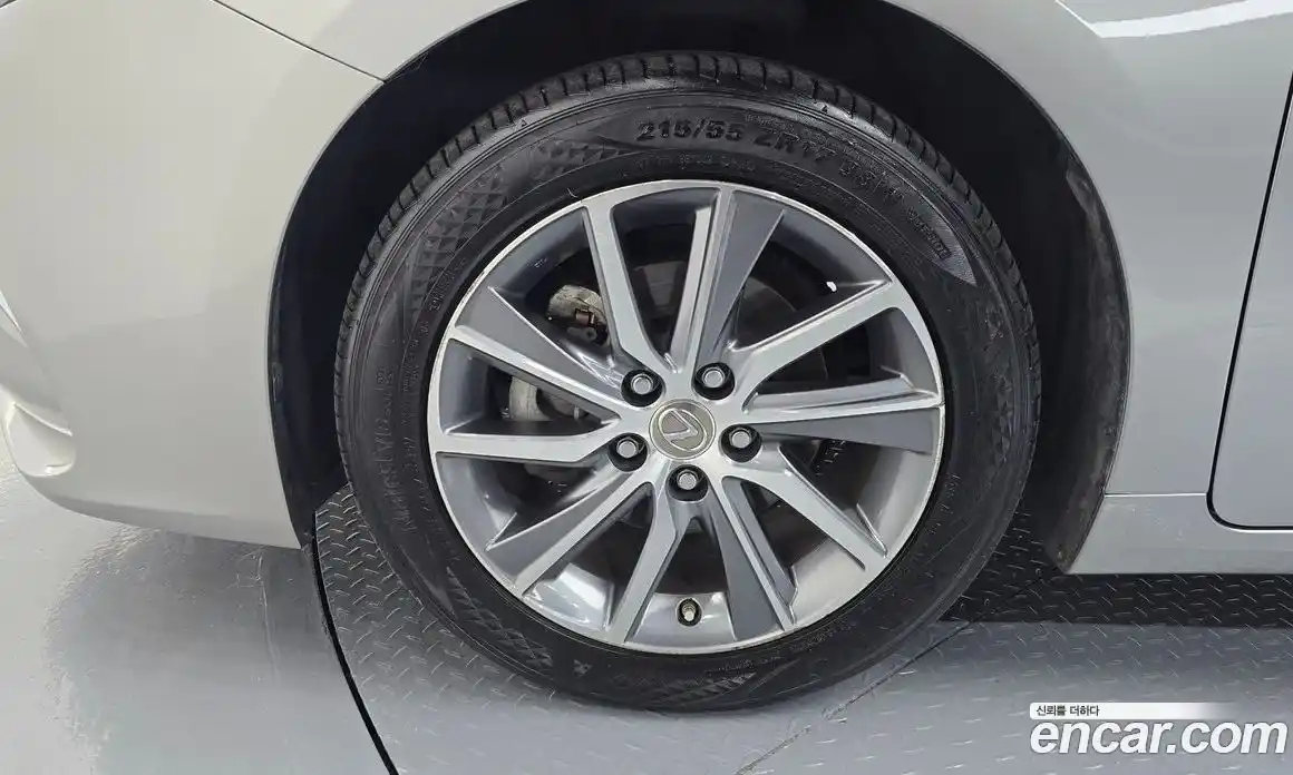 Lexus ES 2018 2.5 гидро в Москве № 1405391, фото 5