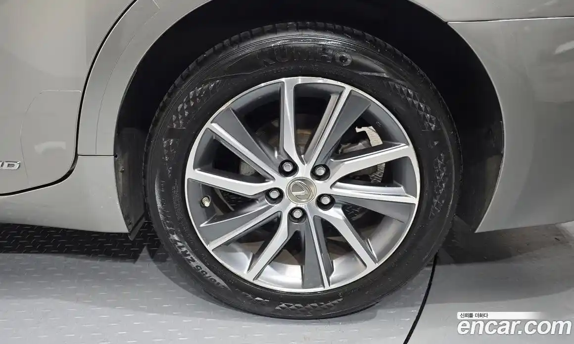 Lexus ES 2018 2.5 гидро в Москве № 1405391, фото 7