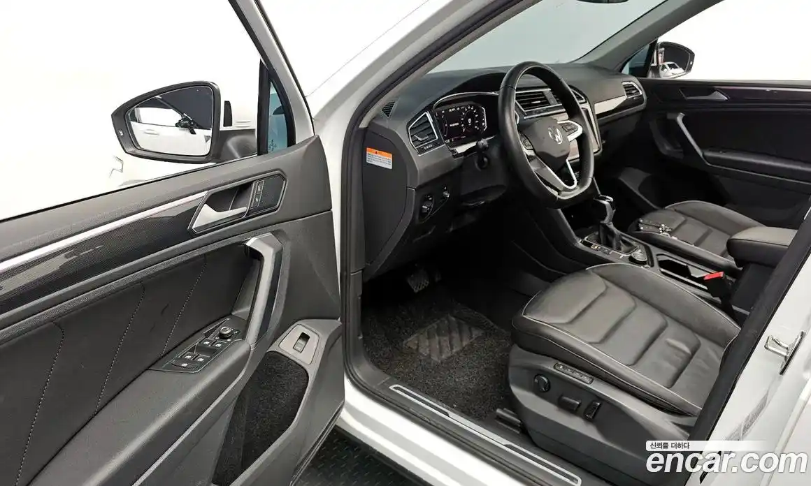 Volkswagen Tiguan 2022 2.0 гидро в Москве № 1405529, фото 13