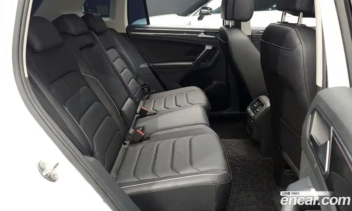 Volkswagen Tiguan 2022 2.0 гидро в Москве № 1405529, фото 17