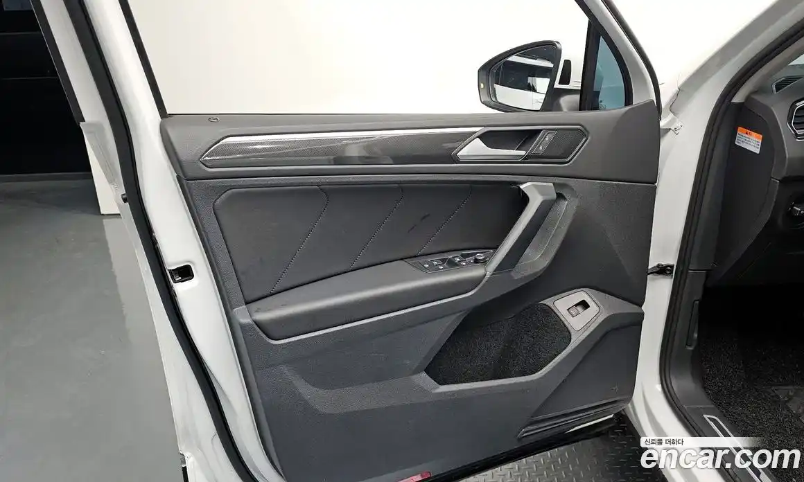 Volkswagen Tiguan 2022 2.0 гидро в Москве № 1405529, фото 27