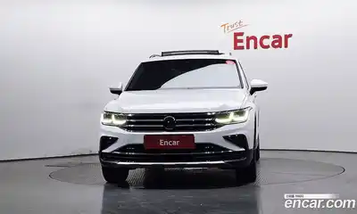 Volkswagen Tiguan 2022 2.0 гидро в Москве № 1405529, миниатюра 3