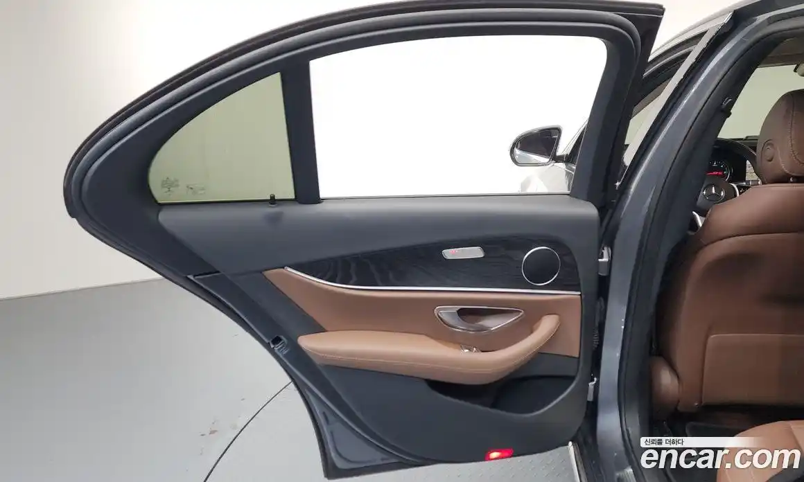 Mercedes-Benz E-Class 2018 1.9 гидро в Москве № 1421759, фото 14