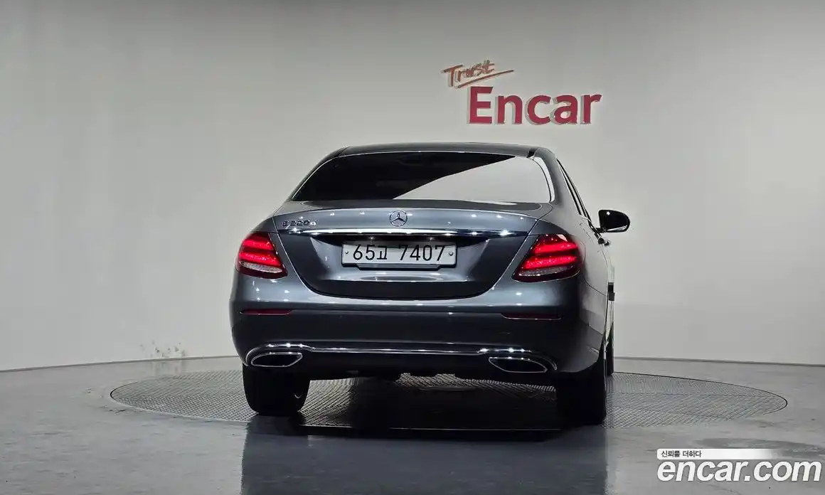 Mercedes-Benz E-Class 2018 1.9 гидро в Москве № 1421759, фото 3