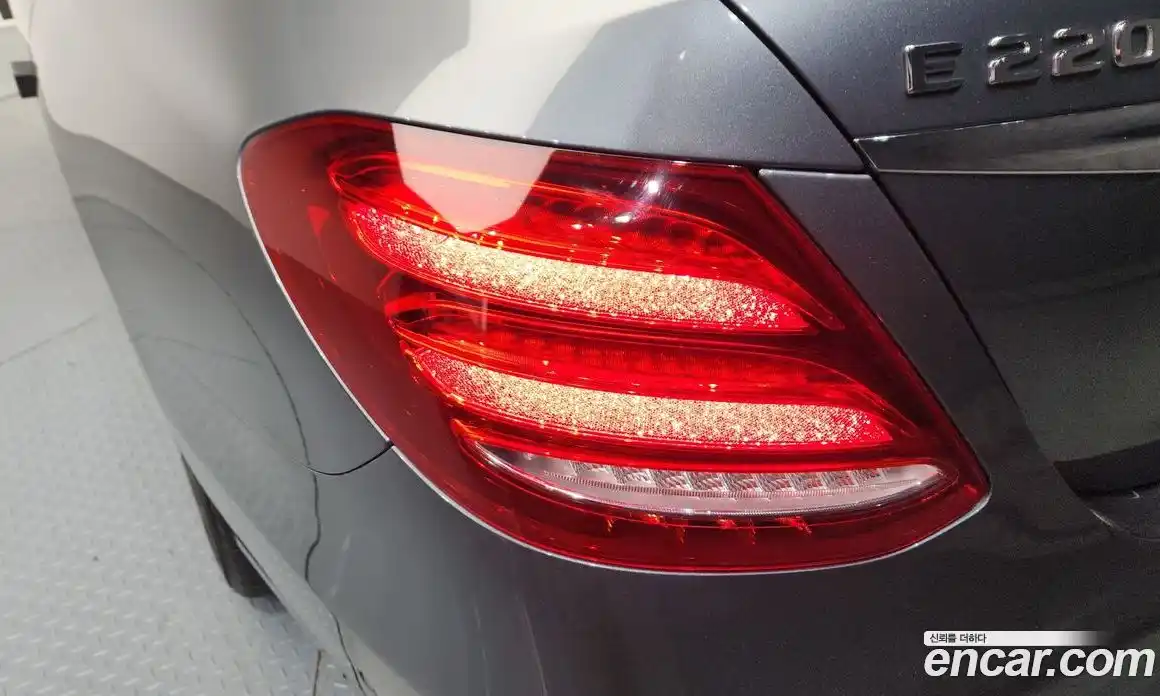 Mercedes-Benz E-Class 2018 1.9 гидро в Москве № 1421759, фото 8