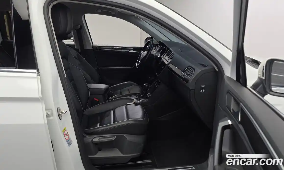 Volkswagen Tiguan 2019 2.0 гидро в Москве № 1424077, фото 16
