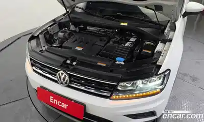 Volkswagen Tiguan 2019 2.0 гидро в Москве № 1424077, миниатюра 6