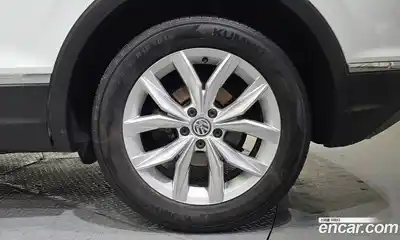 Volkswagen Tiguan 2019 2.0 гидро в Москве № 1424077, миниатюра 7