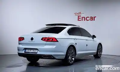 Volkswagen Passat 2022 2.0 гидро в Москве № 1424142, миниатюра 2