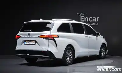 Toyota Sienna 2023 2.5 гидро в Москве № 1550022, миниатюра 2