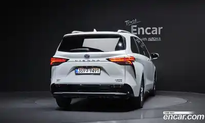 Toyota Sienna 2023 2.5 гидро в Москве № 1550022, миниатюра 4