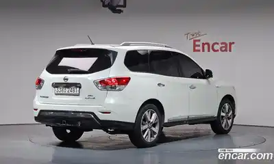 Nissan Pathfinder, 2016