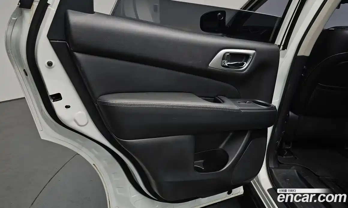 Nissan Pathfinder 2016 3.5 гидро в Москве № 1551257, фото 14
