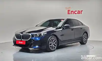 BMW 5-Series, 2025
