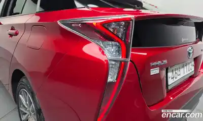 Toyota Prius 2017 1.8 гидро в Москве № 1624409, миниатюра 9