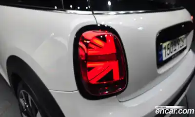 Mini Cooper 2023 2.0 гидро в Москве № 1692149, миниатюра 8