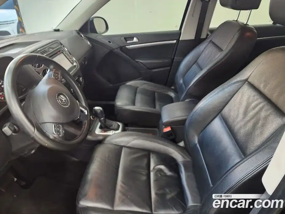 Volkswagen Tiguan 2015 2.0 гидро в Москве № 169313, фото 16