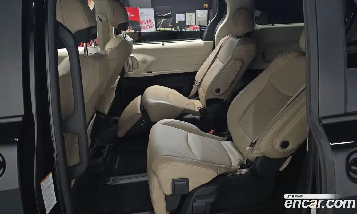 Toyota Sienna 2024 2.5 гидро в Москве № 1695732, фото 16