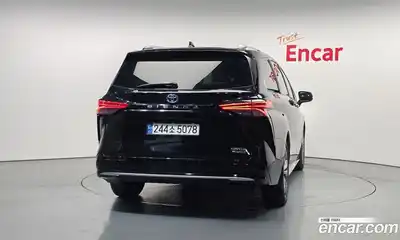 Toyota Sienna 2024 2.5 гидро в Москве № 1695732, миниатюра 4