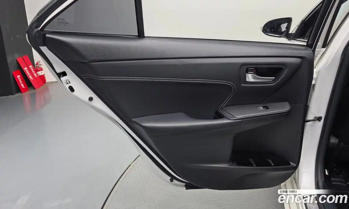 Toyota Camry 2017 2.5 гидро в Москве № 1695803, фото 15