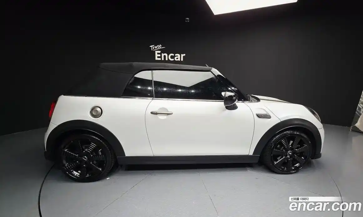 Mini Cooper Convertible 2023 2.0 гидро в Москве № 1764347, фото 26