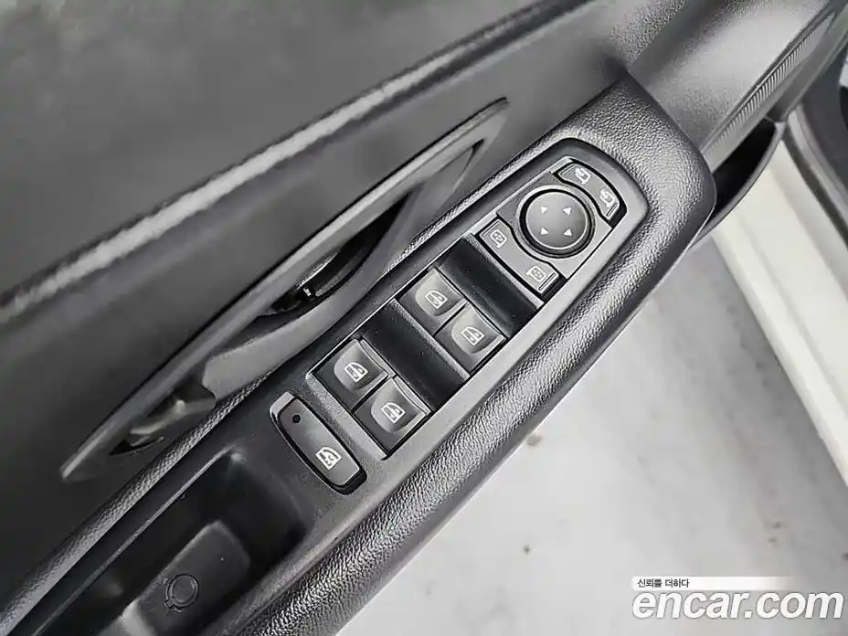 Renault SM3 2015 1.6 гидро в Москве № 1835105, фото 17