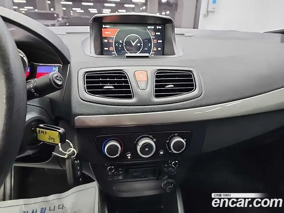 Renault SM3 2015 1.6 гидро в Москве № 1835105, фото 10
