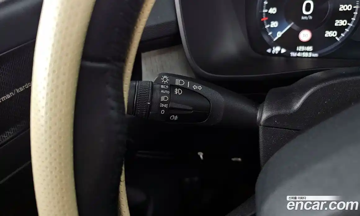 Volvo XC40 2019 2.0 гидро в Москве № 1836913, фото 32