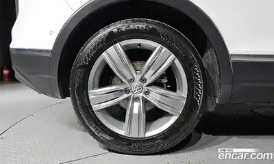 Volkswagen Tiguan 2018 2.0 гидро в Москве № 1838172, миниатюра 5