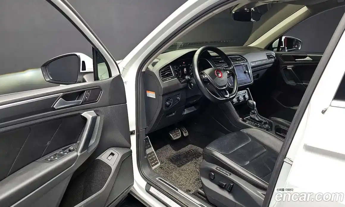 Volkswagen Tiguan 2018 2.0 гидро в Москве № 1838172, фото 10