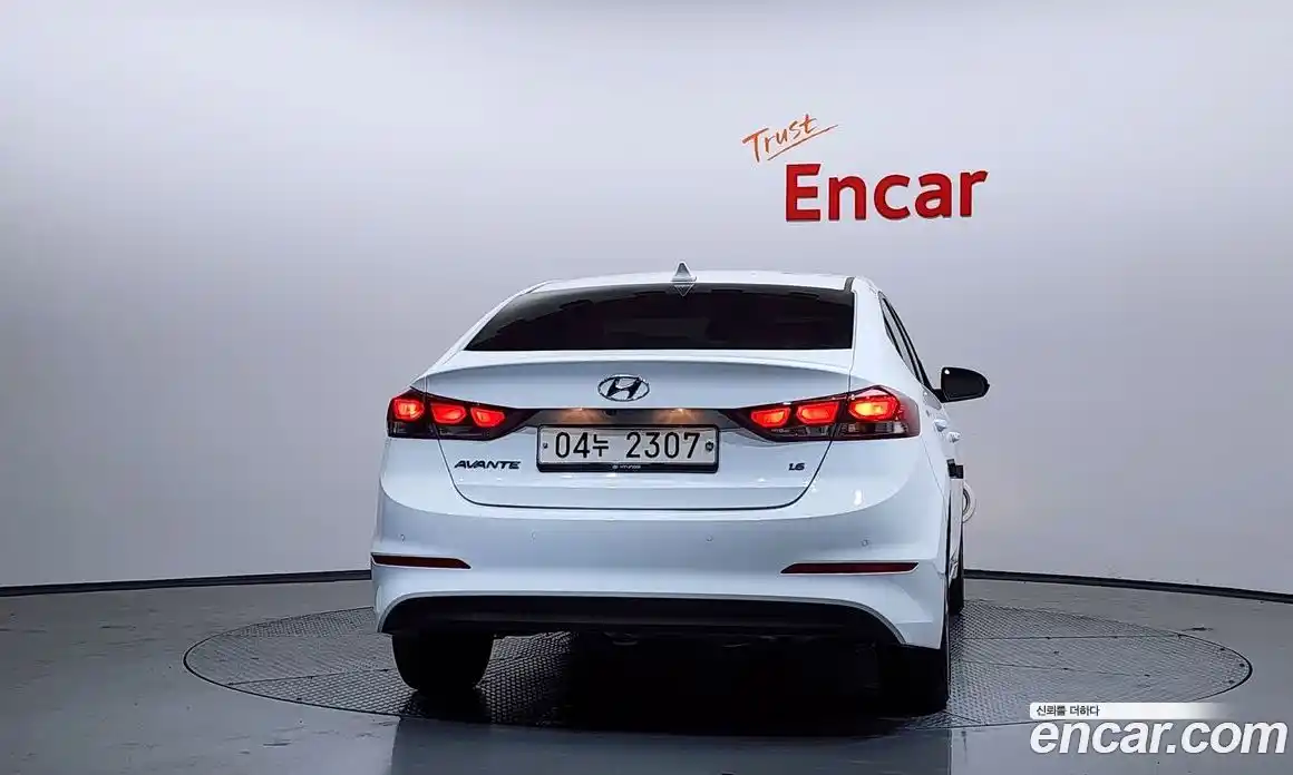 Hyundai Avante 2018 1.6 гидро в Москве № 714265, фото 3