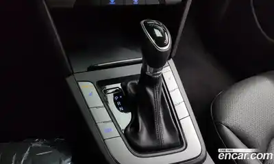 Hyundai Avante 2018 1.6 гидро в Москве № 714265, миниатюра 8