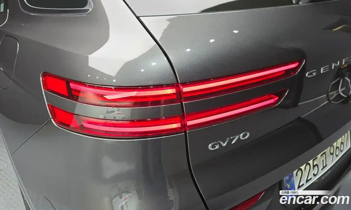Genesis GV70 2024 2.5 гидро в Москве, фото 9