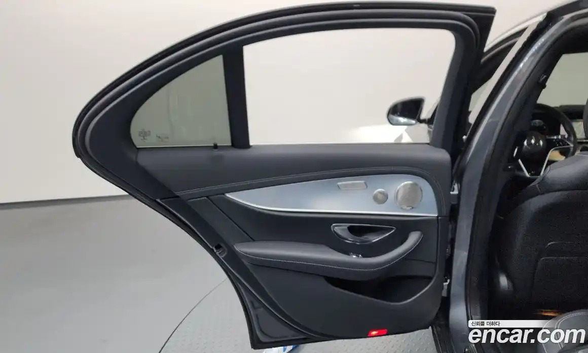 Mercedes-Benz E-Class 2021 2.0 гидро в Москве, фото 15
