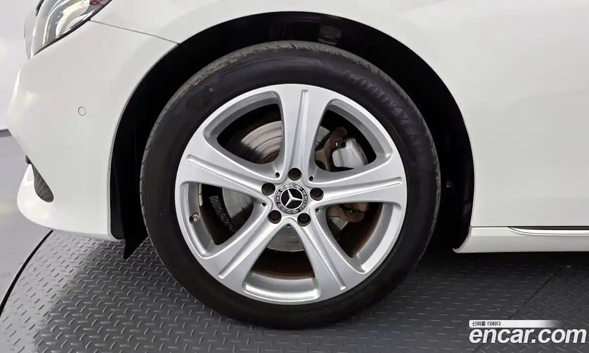 Mercedes-Benz E-Class 2017 2.0 гидро в Москве № 1291117, фото 4