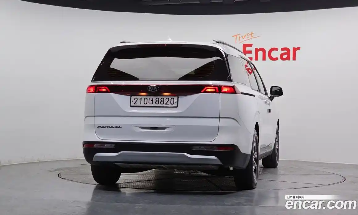 Kia Canival 2021 2.2 гидро в Москве № 132887, фото 4