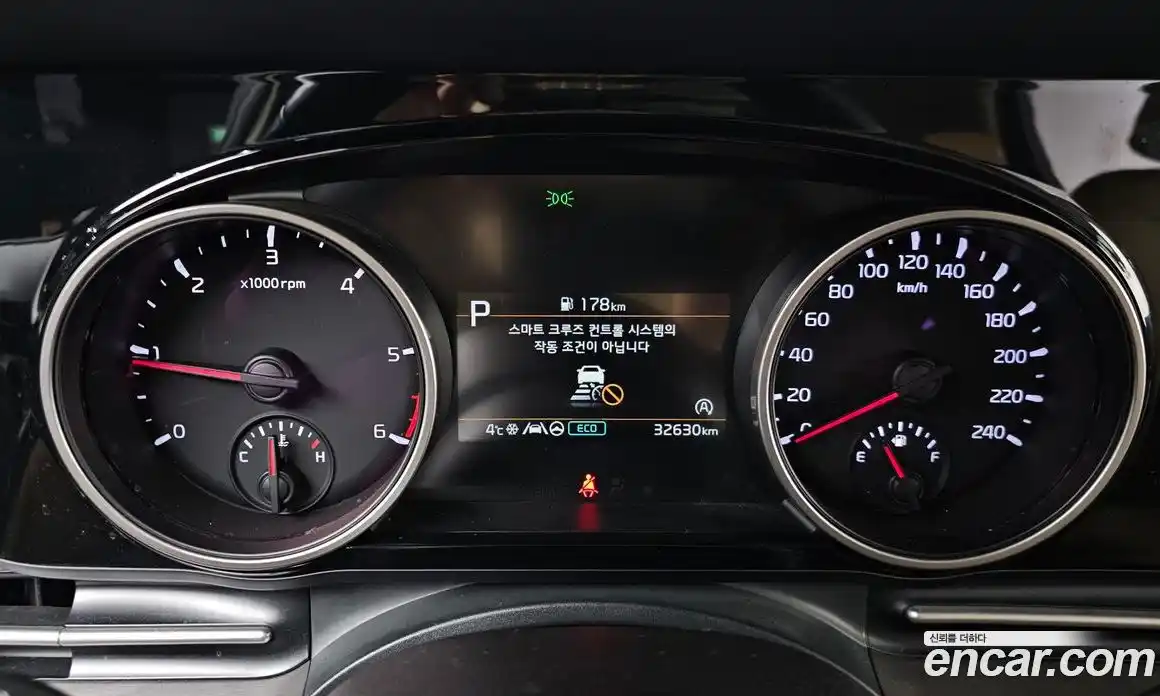 Kia Canival 2021 2.2 гидро в Москве № 132887, фото 8