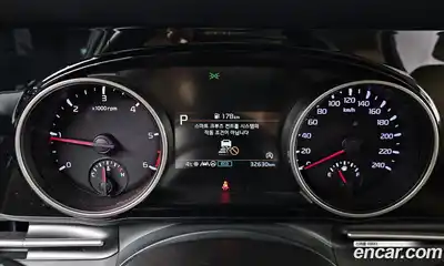 Kia Canival 2021 2.2 гидро в Москве № 132887, миниатюра 8