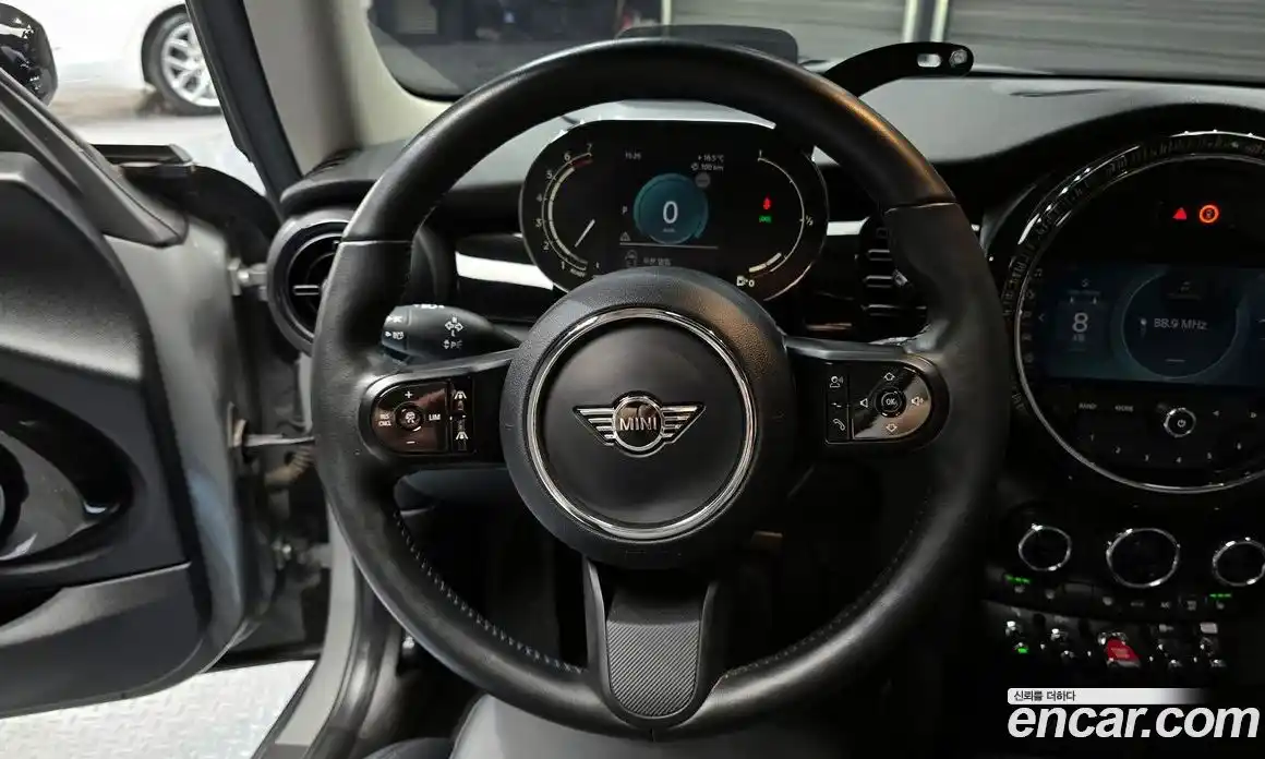 Mini Cooper 2022 2.0 гидро в Москве № 1349671, фото 18