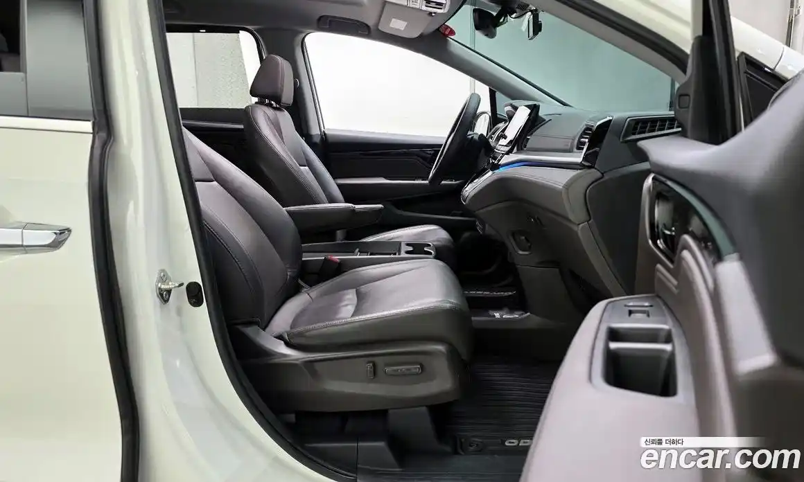 Honda Odyssey 2018 3.5 гидро в Москве № 1350845, фото 16
