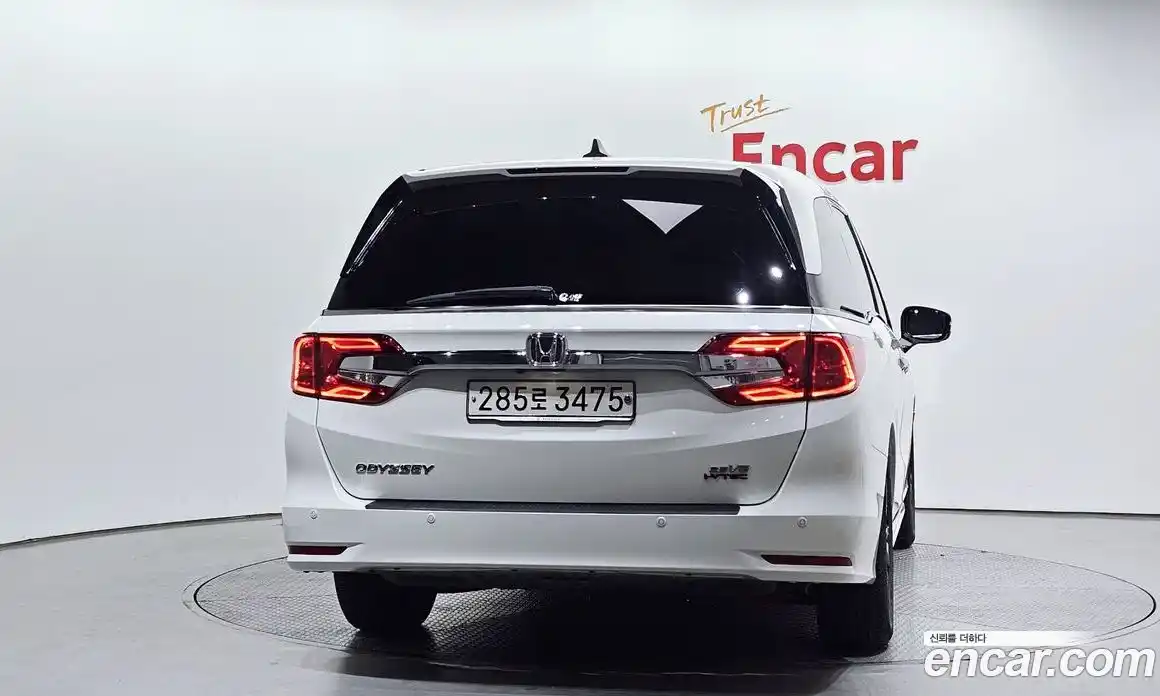 Honda Odyssey 2018 3.5 гидро в Москве № 1350845, фото 4