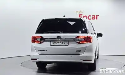 Honda Odyssey 2018 3.5 гидро в Москве № 1350845, миниатюра 4