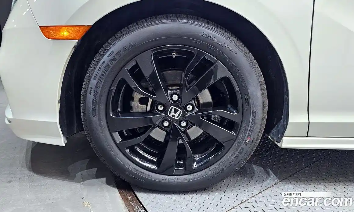 Honda Odyssey 2018 3.5 гидро в Москве № 1350845, фото 5