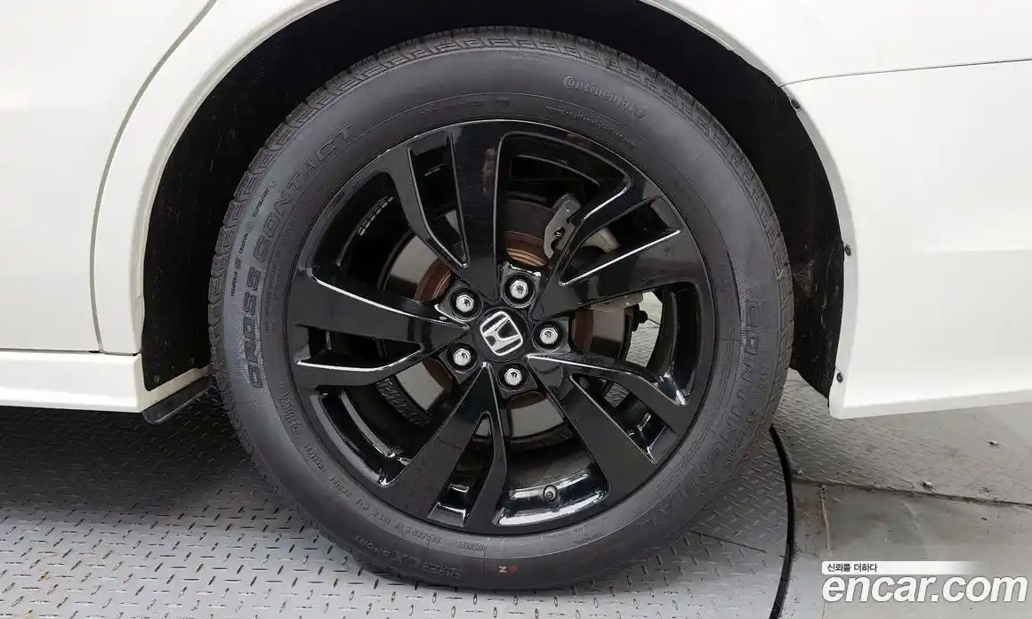 Honda Odyssey 2018 3.5 гидро в Москве № 1350845, фото 7