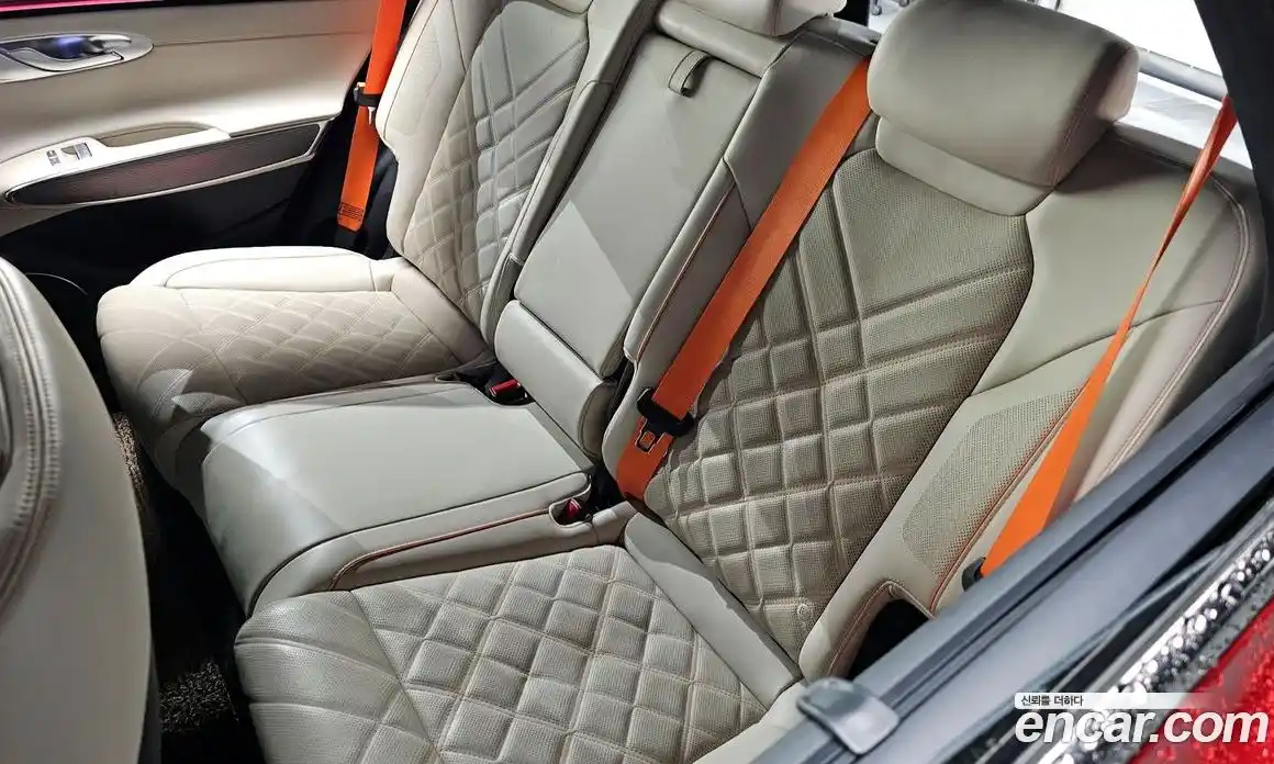 Genesis GV70 2024 2.5 гидро, фото 31