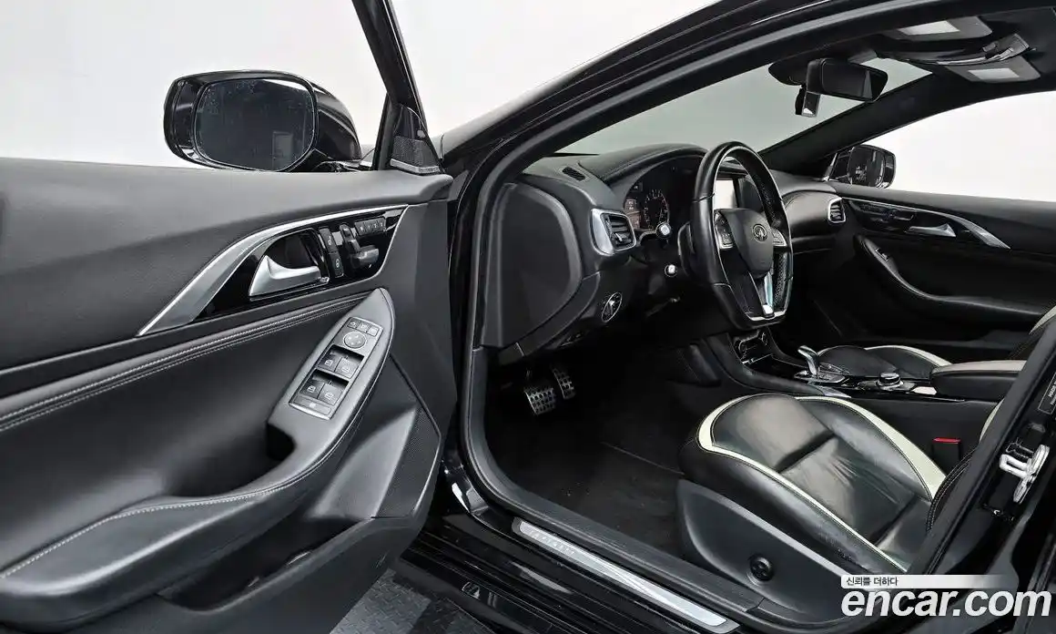 Infiniti Q30 2017 2.0 гидро в Москве № 1405486, фото 13