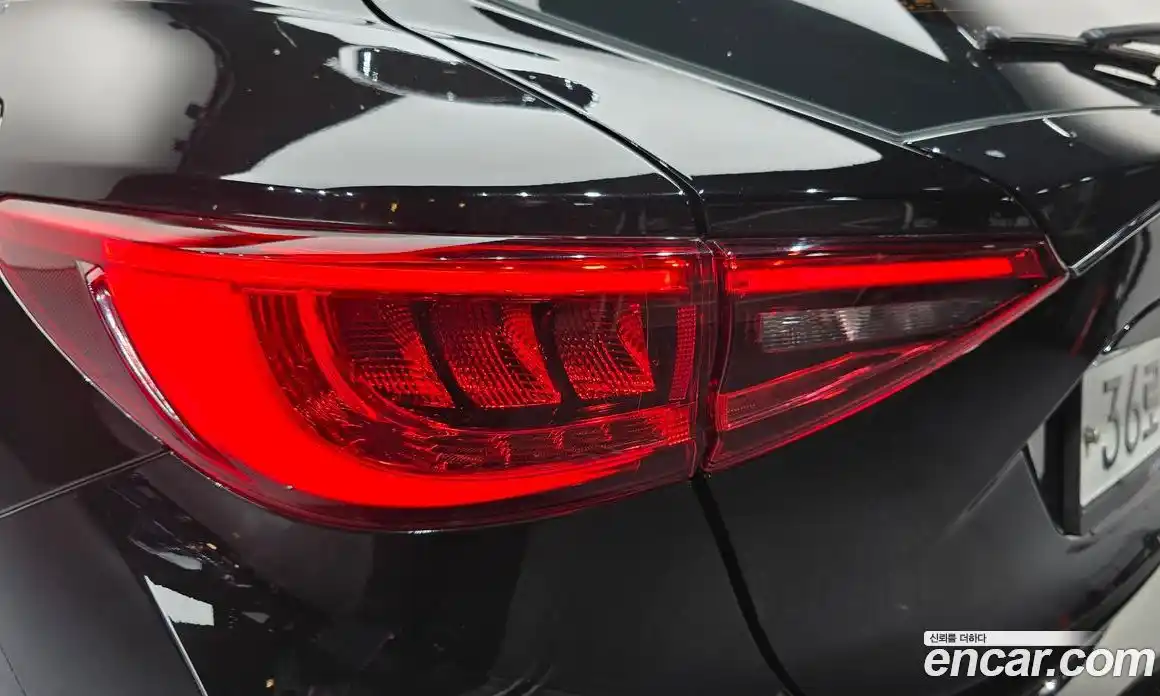 Infiniti Q30 2017 2.0 гидро в Москве № 1405486, фото 9