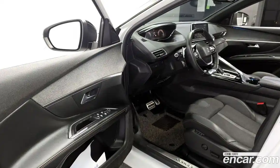 Peugeot 5008 2020 1.5 гидро в Москве, фото 13